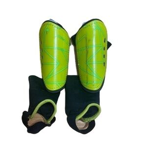 DSG Shin Guards Small Green Youth 3’6” Height Sports Equipment Kids